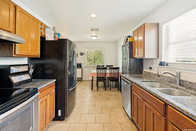4755 CRESTED GRV, San Antonio, TX 78217