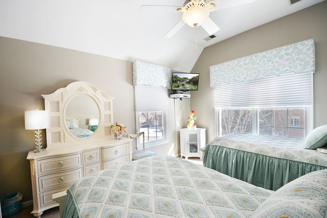 23 Red Tail Drive, Hawthorn Woods, IL 60047