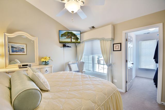 23 Red Tail Drive, Hawthorn Woods, IL 60047