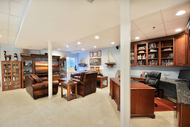 23 Red Tail Drive, Hawthorn Woods, IL 60047