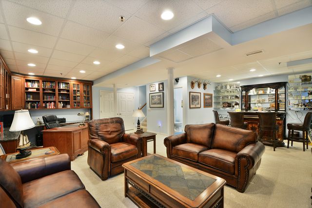 23 Red Tail Drive, Hawthorn Woods, IL 60047