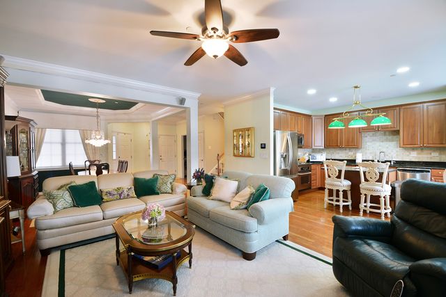 23 Red Tail Drive, Hawthorn Woods, IL 60047