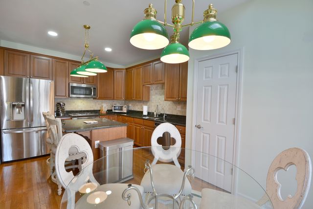 23 Red Tail Drive, Hawthorn Woods, IL 60047