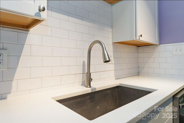 811 E Morehead Street 6, Charlotte, NC 28202