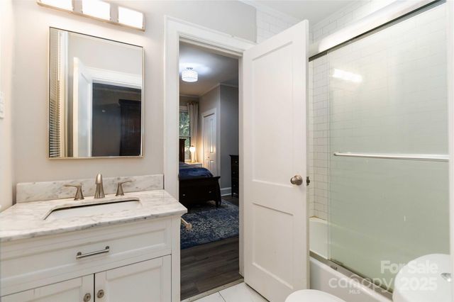 811 E Morehead Street 6, Charlotte, NC 28202