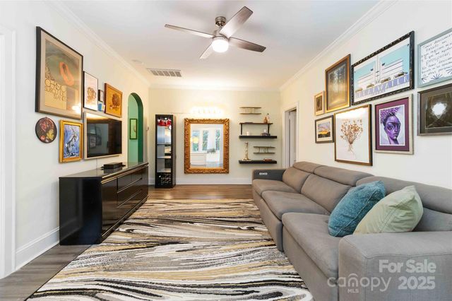 811 E Morehead Street 6, Charlotte, NC 28202