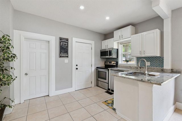 1628 S GROVE STREET, Eustis, FL 32726