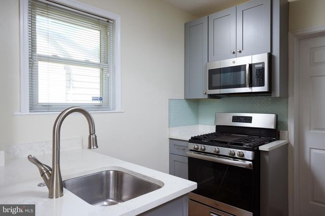 2208 S ST NE, Washington, DC 20002