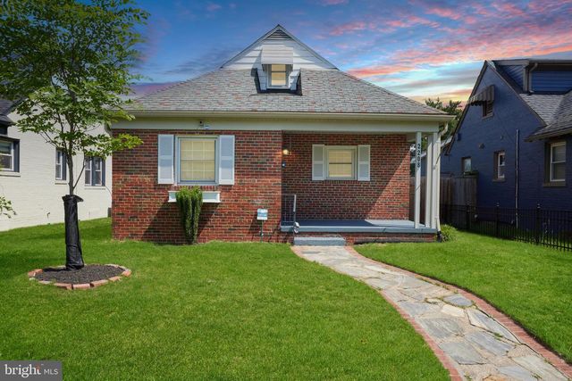 2208 S ST NE, Washington, DC 20002