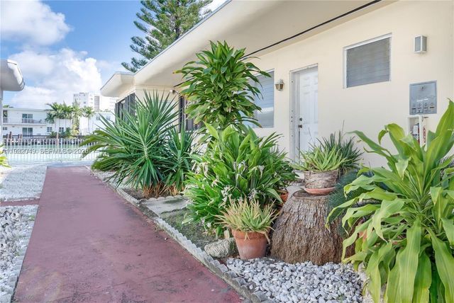 7975 Crespi Blvd 1, Miami Beach, FL 33141
