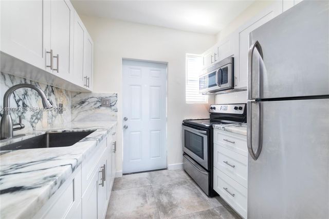 7975 Crespi Blvd 1, Miami Beach, FL 33141