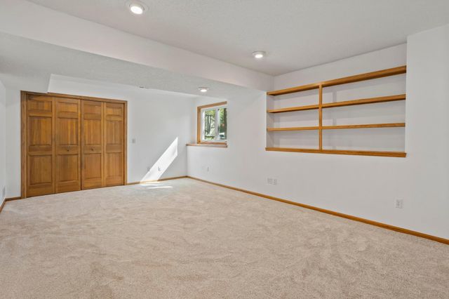 12827 Dover Court, Apple Valley, MN 55124