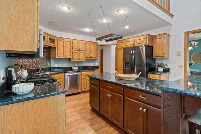 12827 Dover Court, Apple Valley, MN 55124