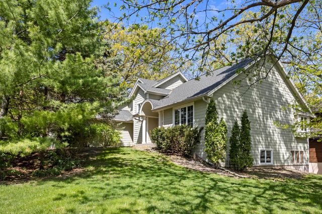 12827 Dover Court, Apple Valley, MN 55124