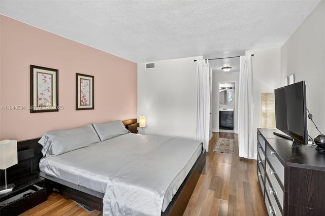 2750 NE 183rd Street 506, Aventura, FL 33160