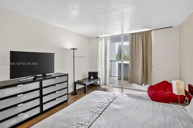2750 NE 183rd Street 506, Aventura, FL 33160