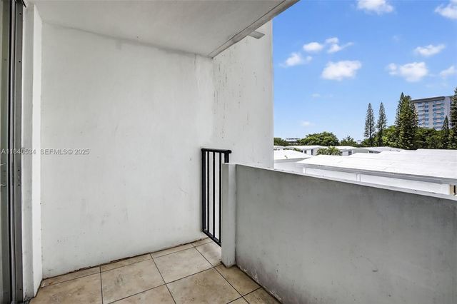 2750 NE 183rd Street 506, Aventura, FL 33160