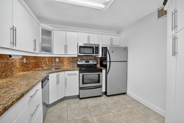 2750 NE 183rd Street 506, Aventura, FL 33160