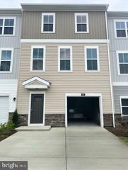 424 HONEYBERRY LN, Fredericksburg, VA 22405
