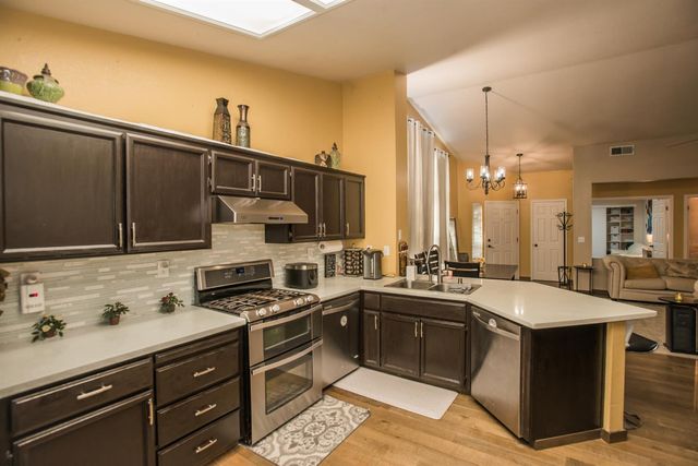 9144 Lakemont Dr, Elk Grove, CA 95624