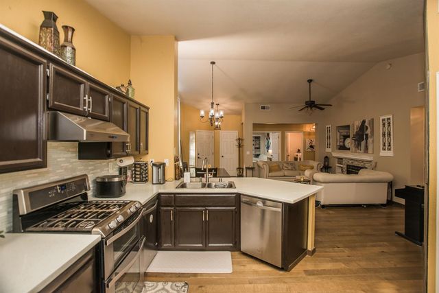 9144 Lakemont Dr, Elk Grove, CA 95624