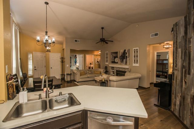 9144 Lakemont Dr, Elk Grove, CA 95624