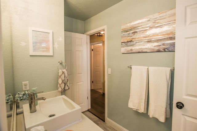 9144 Lakemont Dr, Elk Grove, CA 95624