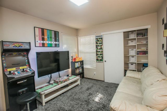 9144 Lakemont Dr, Elk Grove, CA 95624