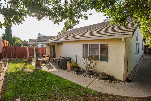 9144 Lakemont Dr, Elk Grove, CA 95624