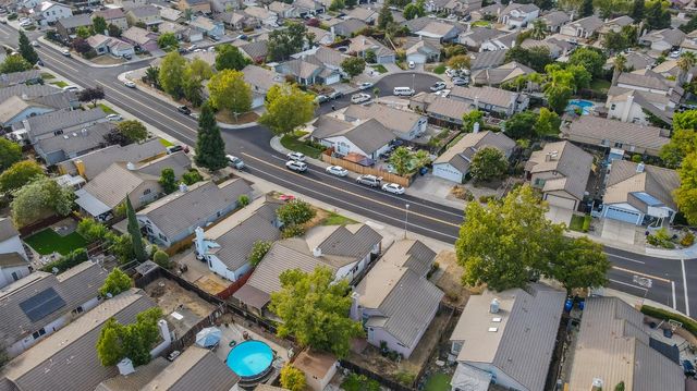 9144 Lakemont Dr, Elk Grove, CA 95624
