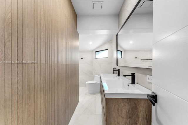 7500 SW 137th St, Palmetto Bay, FL 33158