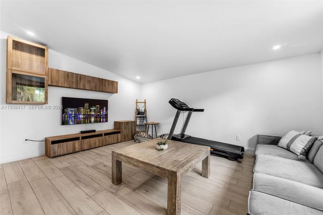 7500 SW 137th St, Palmetto Bay, FL 33158