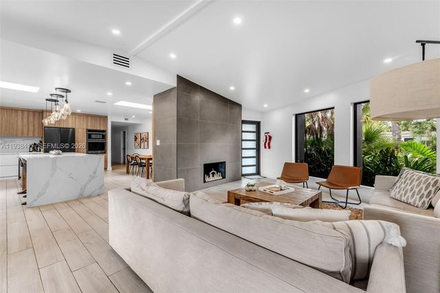 7500 SW 137th St, Palmetto Bay, FL 33158