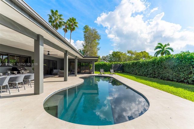 7500 SW 137th St, Palmetto Bay, FL 33158