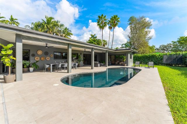 7500 SW 137th St, Palmetto Bay, FL 33158