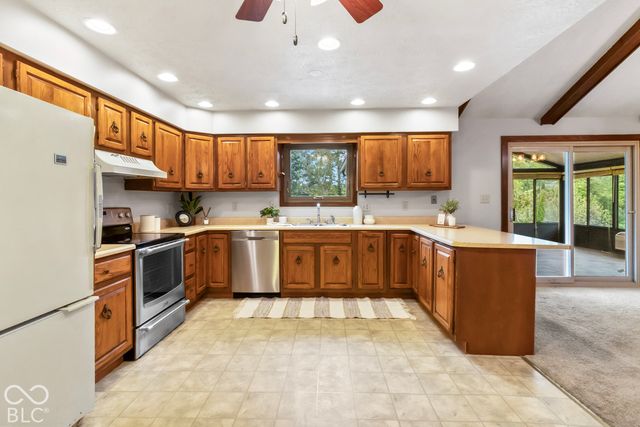 2448 S Sunrise Drive, New Palestine, IN 46163