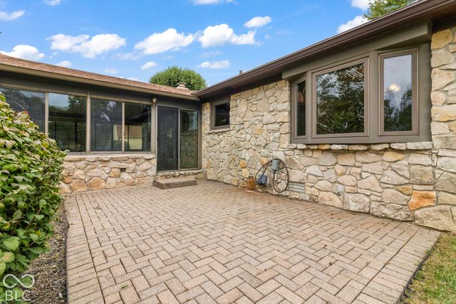 2448 S Sunrise Drive, New Palestine, IN 46163