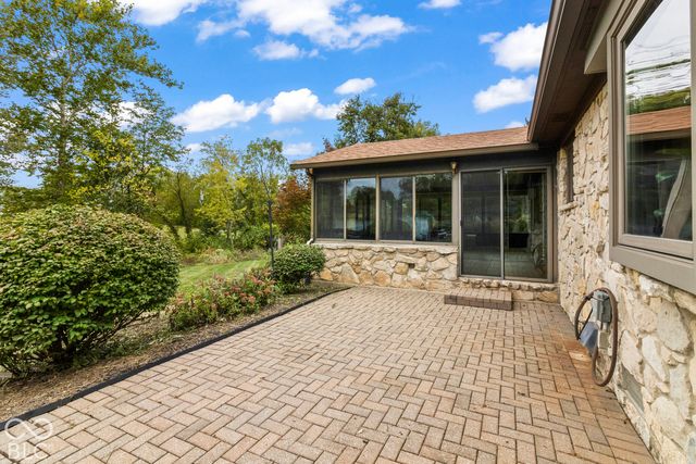 2448 S Sunrise Drive, New Palestine, IN 46163
