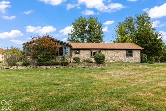 2448 S Sunrise Drive, New Palestine, IN 46163