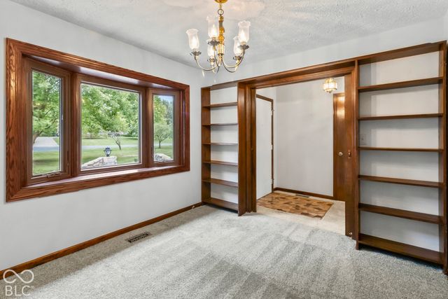 2448 S Sunrise Drive, New Palestine, IN 46163