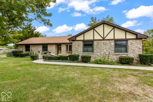 2448 S Sunrise Drive, New Palestine, IN 46163
