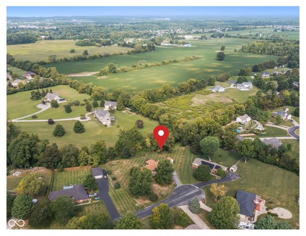 2448 S Sunrise Drive, New Palestine, IN 46163