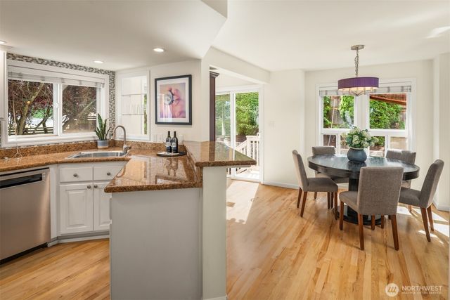 2310 W Dravus Street, Seattle, WA 98199