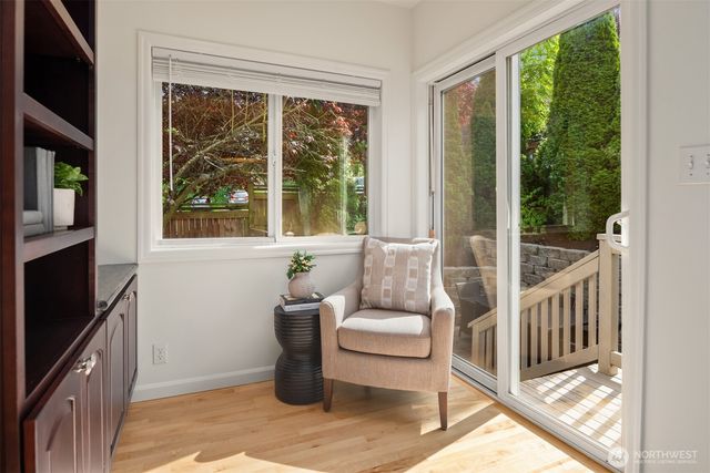 2310 W Dravus Street, Seattle, WA 98199