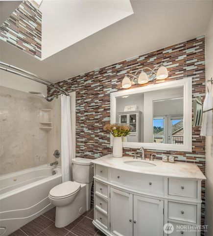 2310 W Dravus Street, Seattle, WA 98199