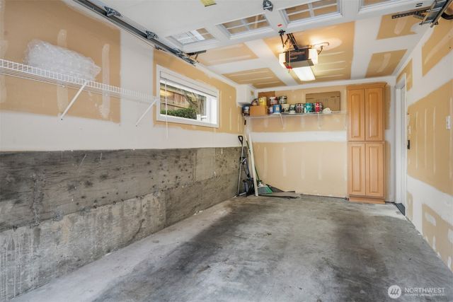 2310 W Dravus Street, Seattle, WA 98199