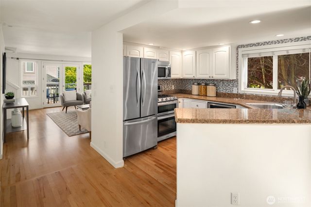 2310 W Dravus Street, Seattle, WA 98199