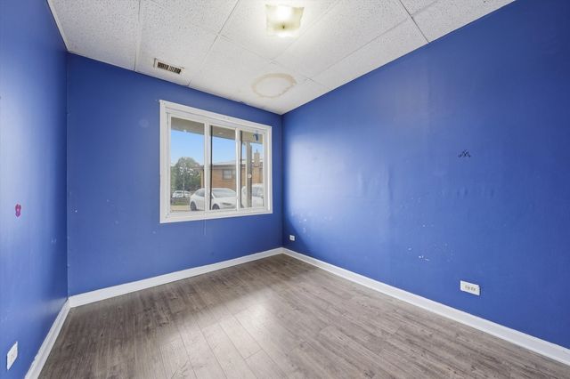 3926 W Columbus Avenue 3926, Chicago, IL 60652