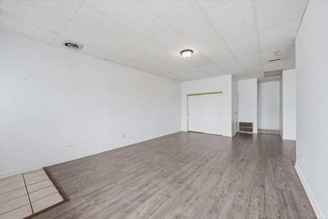 3926 W Columbus Avenue 3926, Chicago, IL 60652