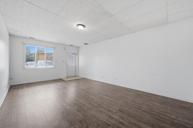 3926 W Columbus Avenue 3926, Chicago, IL 60652